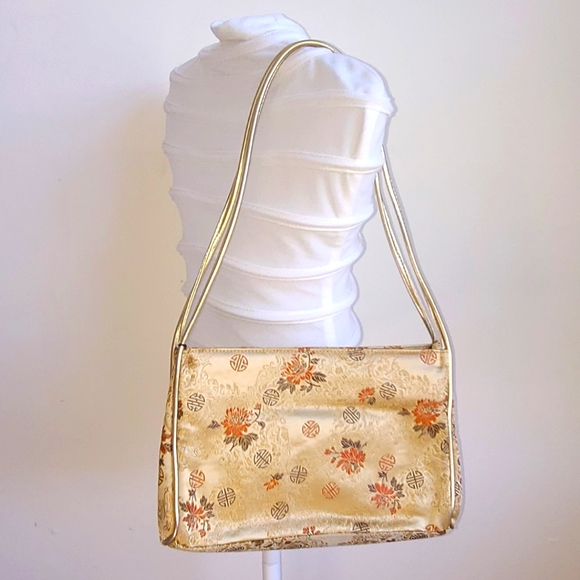 Gold Asian Purse - Picture 1 of 5